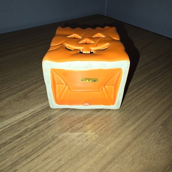 Cute Orange Ceramic Halloween tealight holder Pumpkin - Picture 4 of 5